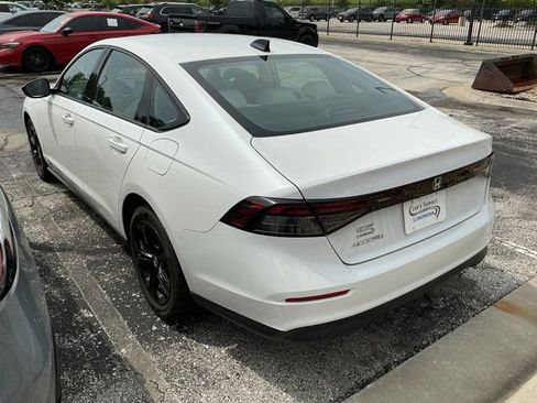 Used 2025 Honda Accord SE image 10
