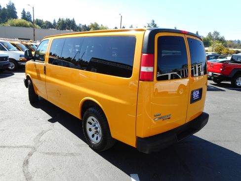 Used 2010 Chevrolet Express 1500 LS image 11