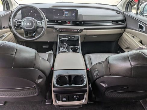 Certified 2025 Kia Carnival SX FWD image 15