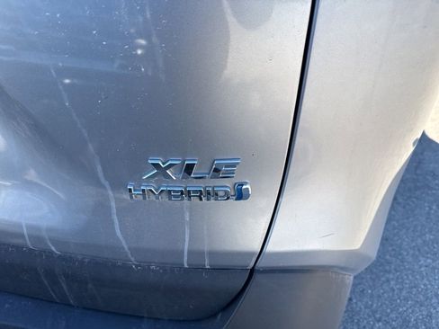 Used 2019 Toyota RAV4 XLE w/ Convenience Package image 14