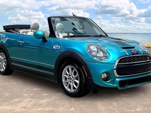 Used 2017 MINI Cooper S FWD image 3
