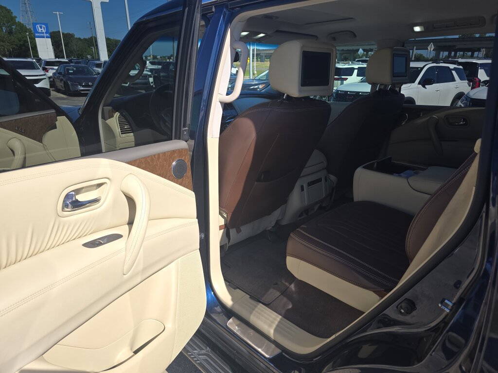 Used 2017 INFINITI QX80 4WD w/ Driver Assistance Package image 13