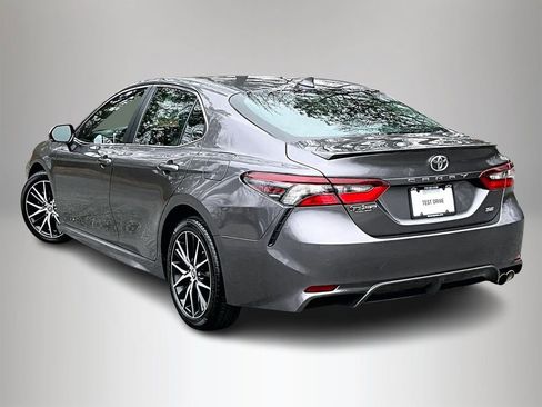 Used 2023 Toyota Camry SE image 7
