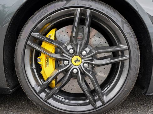 Used 2015 Ferrari FF image 8