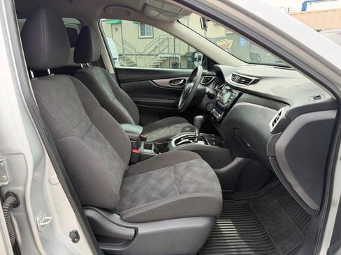 Used 2016 Nissan Rogue SV image 21