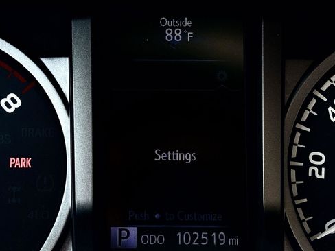 Used 2016 Toyota Tacoma SR5 w/ SR5 Appearance Package (SN) RWD image 21