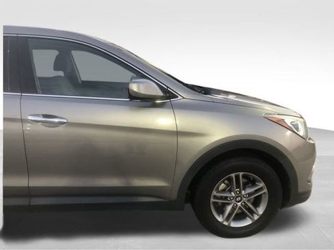Used 2017 Hyundai Santa Fe Sport image 20