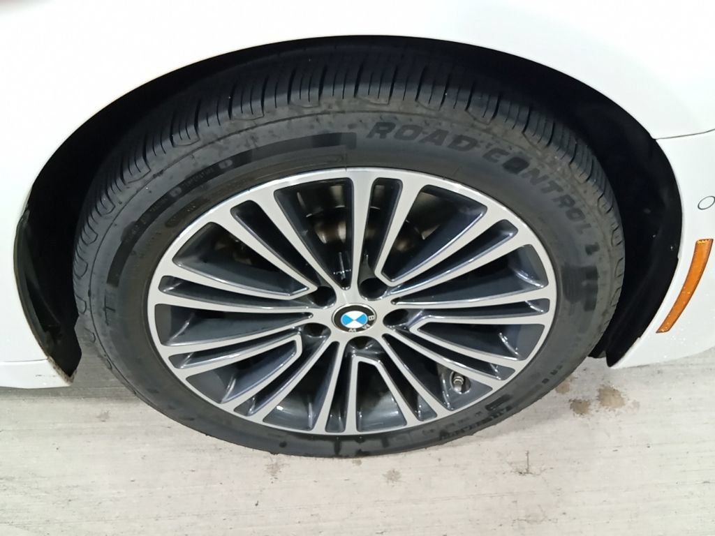 Used 2020 BMW 530i xDrive w/ Convenience Package AWD/4WD image 14