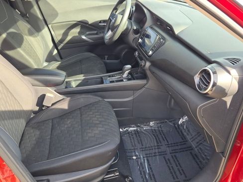Used 2021 Nissan Kicks SV FWD image 4