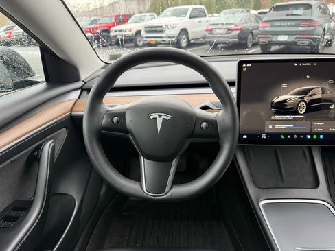 Used 2023 Tesla Model 3 Standard Range image 21