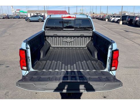 Used 2025 Chevrolet Colorado Z71 w/ Technology Package AWD/4WD image 10