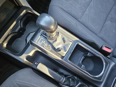 Used 2019 Toyota Tacoma TRD Off-Road AWD/4WD image 19