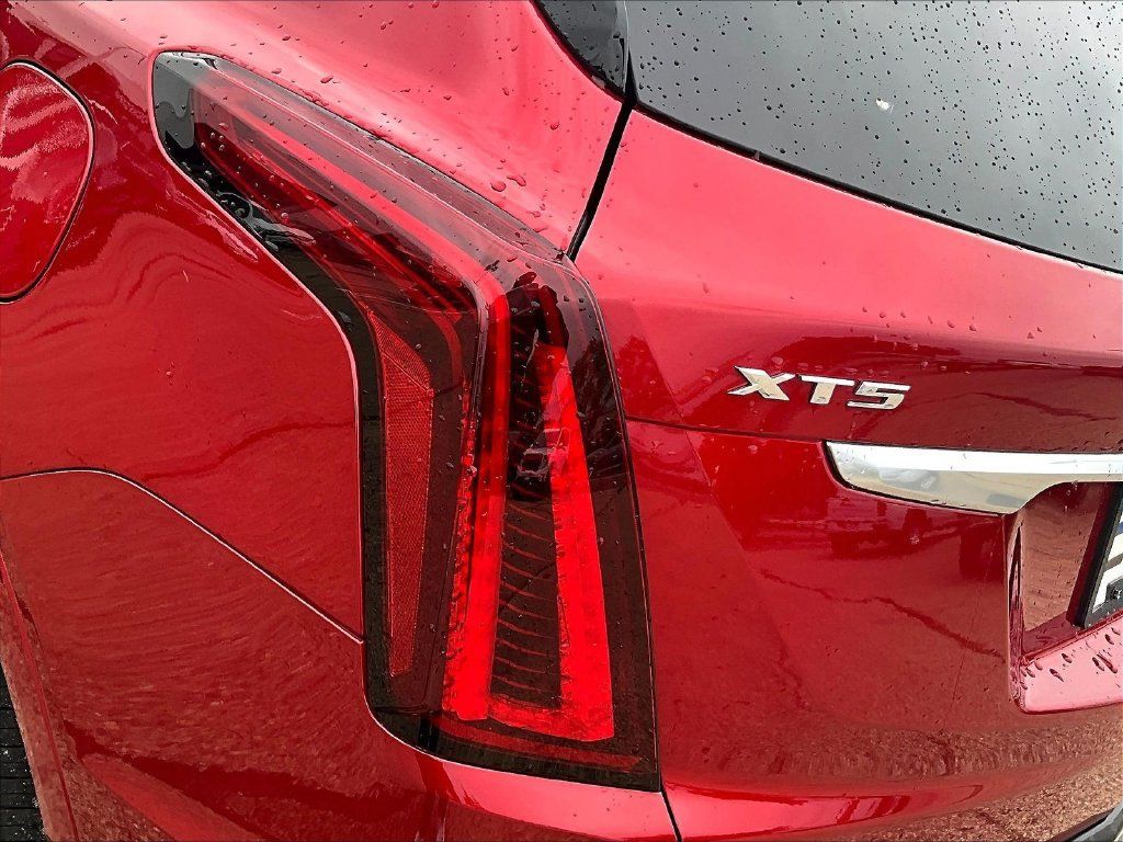 Used 2023 Cadillac XT5 Premium Luxury w/ Technology Package FWD image 25