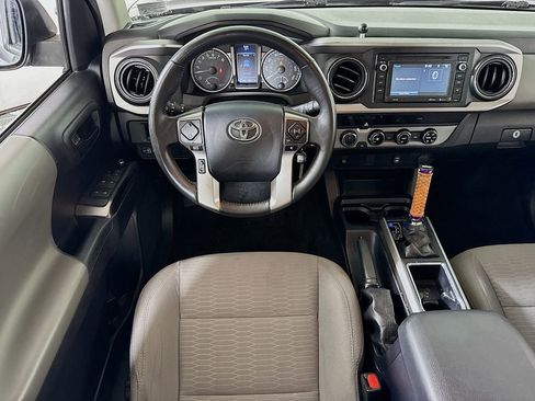 Used 2017 Toyota Tacoma SR5 w/ Tow Package image 20