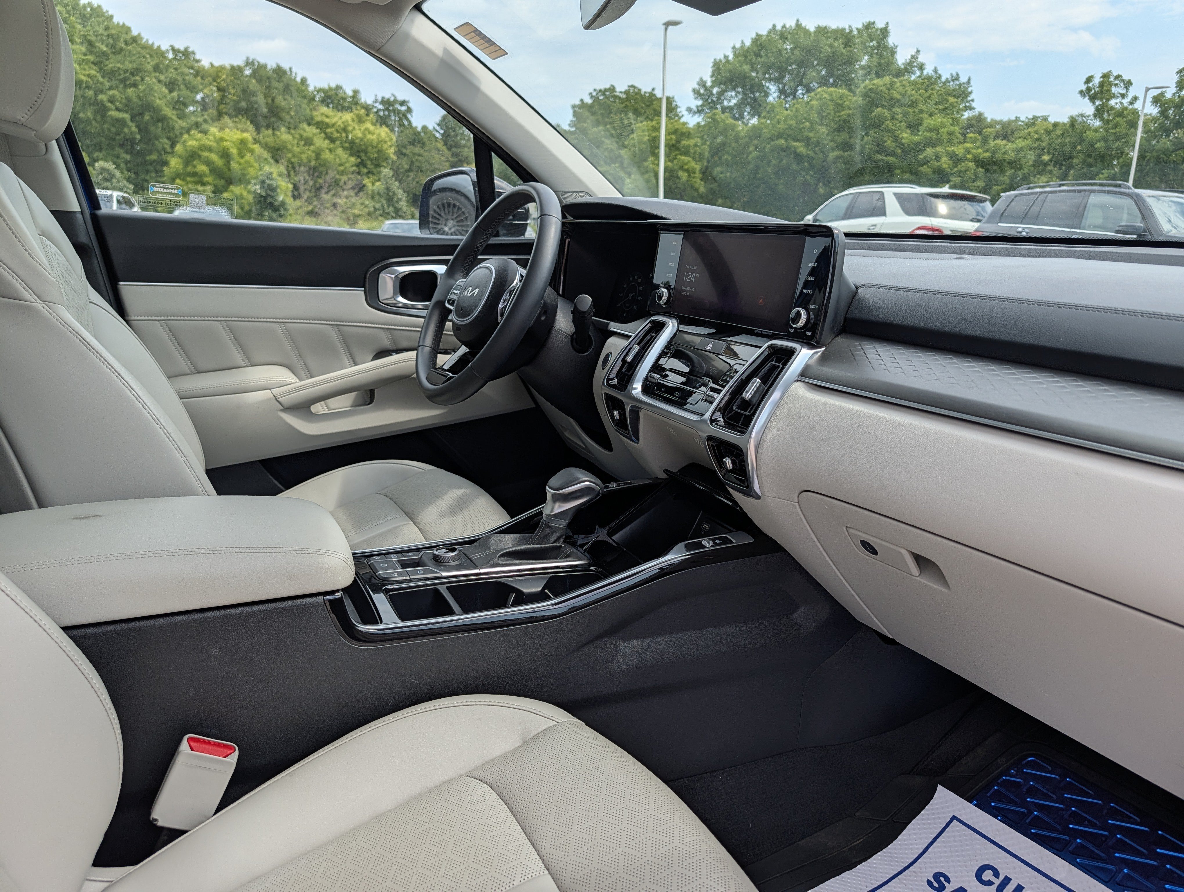 Used 2023 Kia Sorento SX AWD/4WD image 19