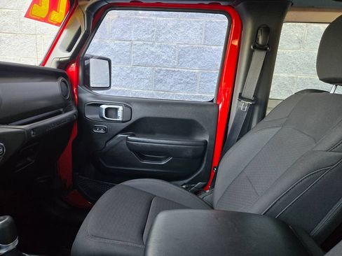 Used 2022 Jeep Wrangler Sport AWD/4WD image 33