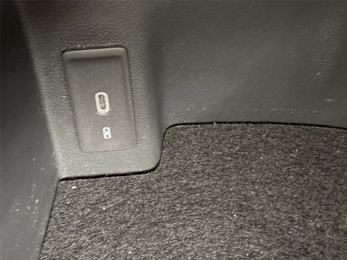 Used 2024 Volkswagen Atlas Cross Sport SEL Premium R-Line image 35