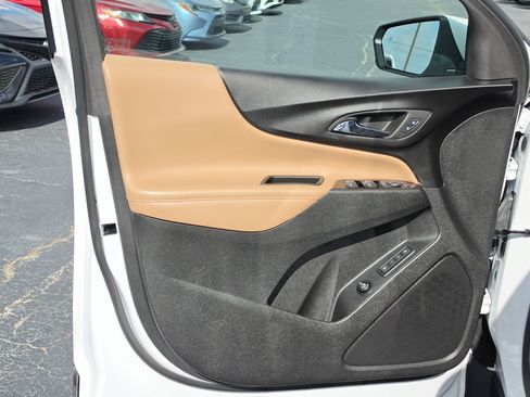 Certified 2024 Chevrolet Equinox Premier FWD image 18
