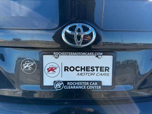 Used 2013 Toyota Camry LE image 38