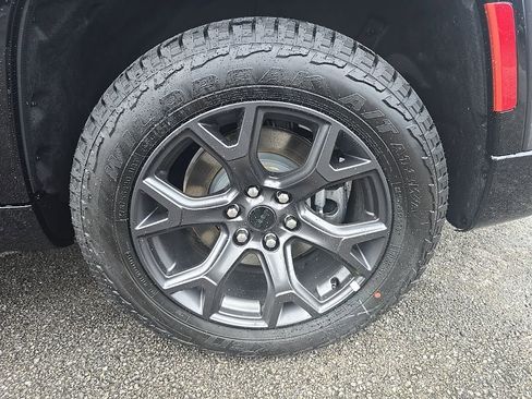 New 2026 Jeep Grand Wagoneer 4WD image 10