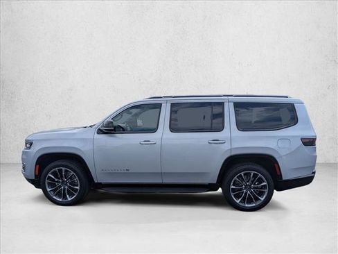 Used 2023 Jeep Wagoneer Series II w/ Premium Group I AWD/4WD image 9