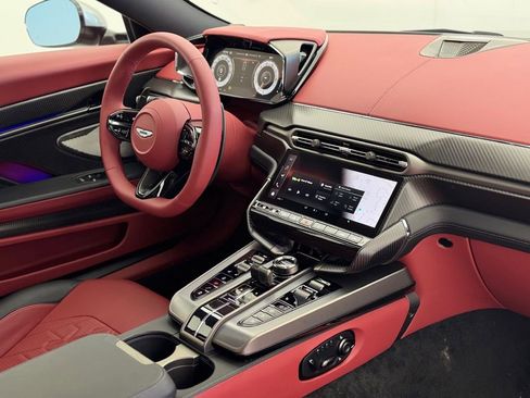 Used 2025 Aston Martin Vanquish image 17