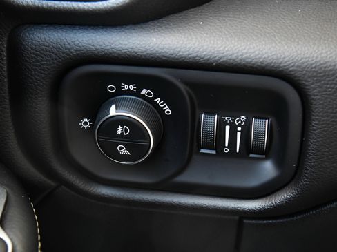 Used 2024 RAM 2500 Laramie w/ Safety Group AWD/4WD image 40