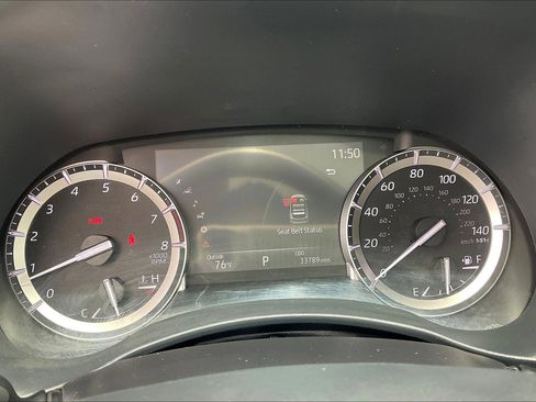 Used 2022 Toyota Highlander XLE AWD/4WD image 25