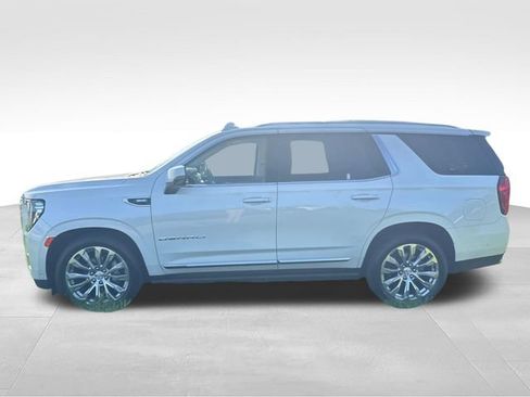 Used 2024 GMC Yukon Denali w/ Denali Reserve Package AWD/4WD image 2