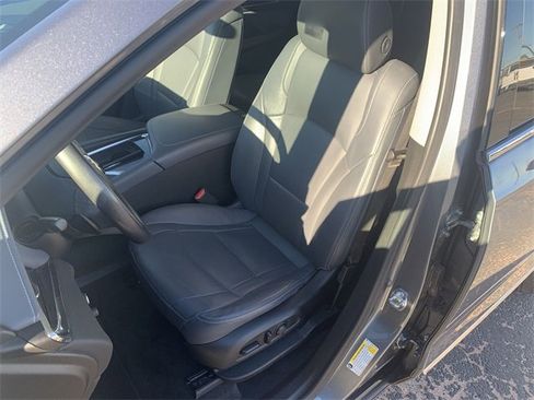 Certified 2020 Buick Enclave Essence w/ Sound and Sites Package image 18