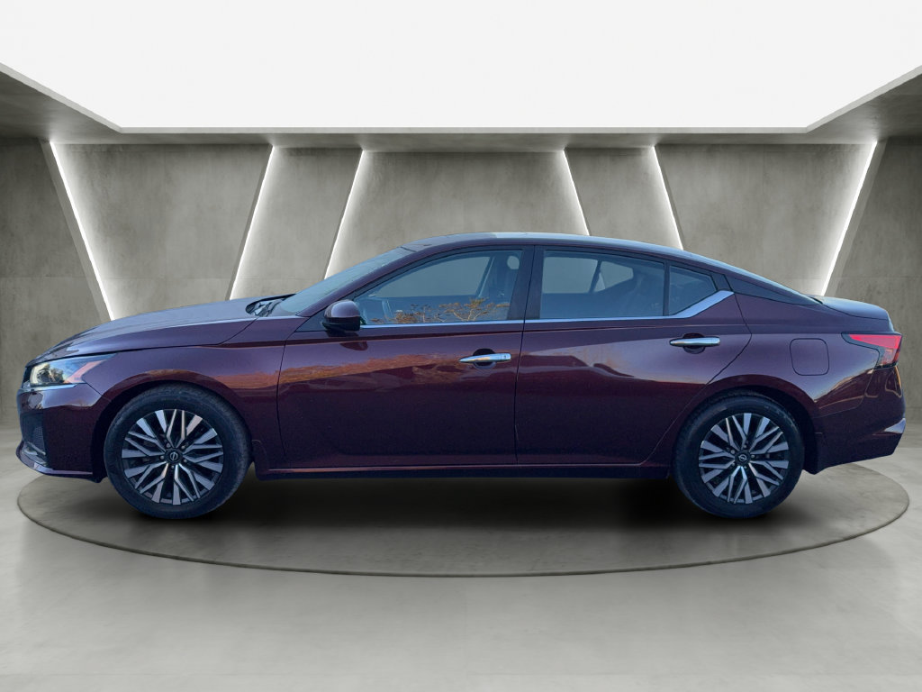 Used 2024 Nissan Altima 2.5 SV w/ SV Premium Package FWD image 4