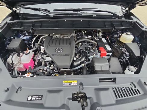 Used 2025 Toyota Highlander XLE FWD image 33