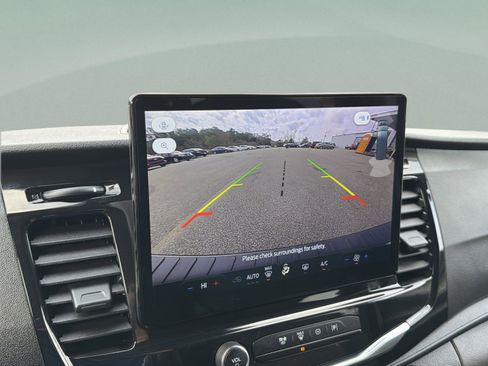 Used 2024 Ford Transit 350 XLT image 17