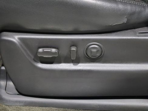 Used 2013 Chevrolet Avalanche LTZ AWD/4WD image 13
