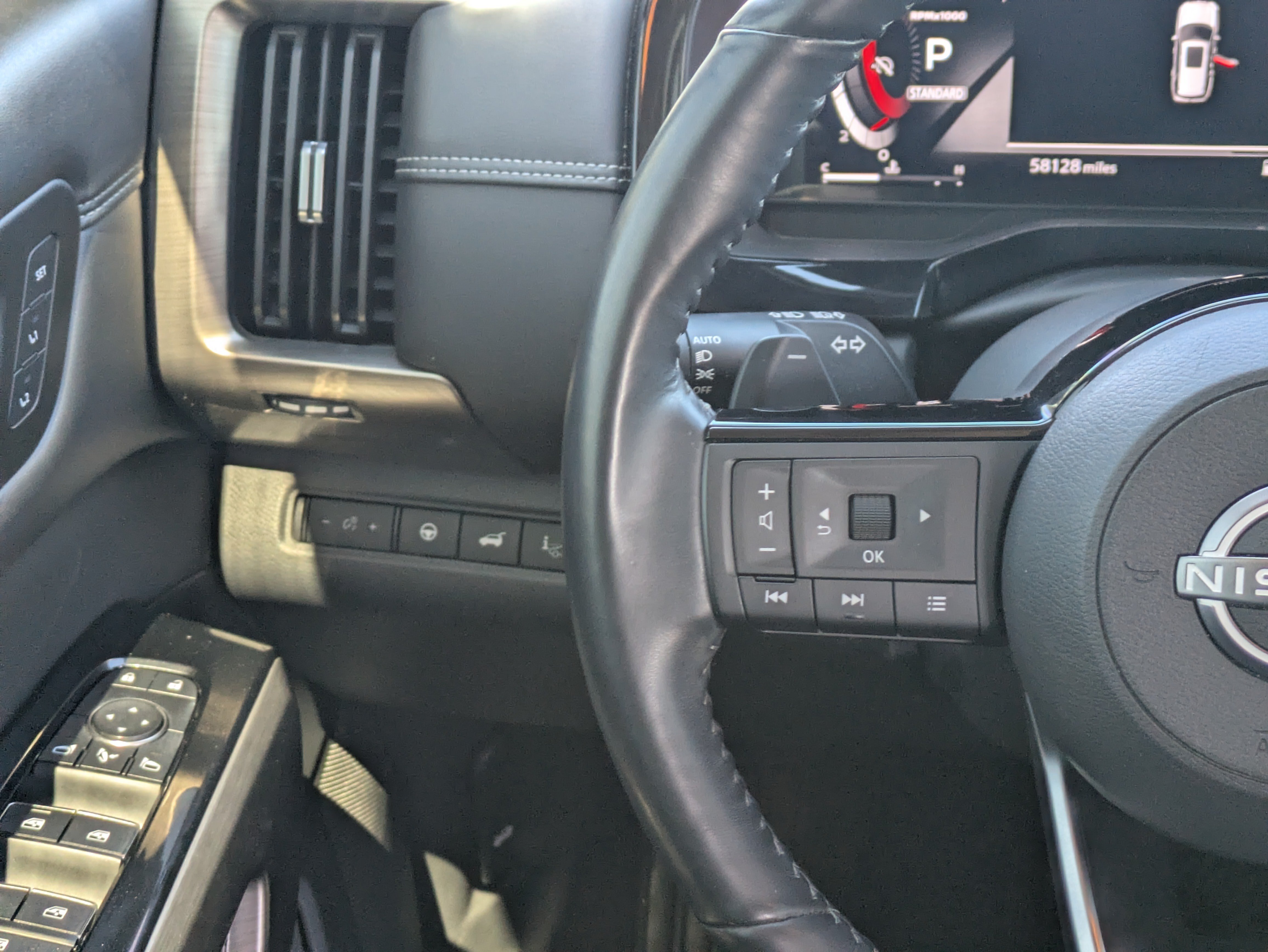 Used 2023 Nissan Pathfinder Platinum w/ Cargo Package FWD image 24
