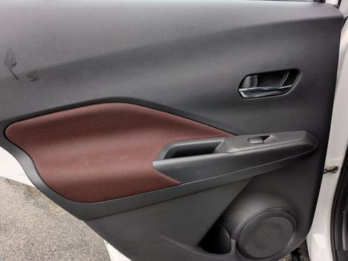 Used 2023 Nissan Kicks SR FWD image 29
