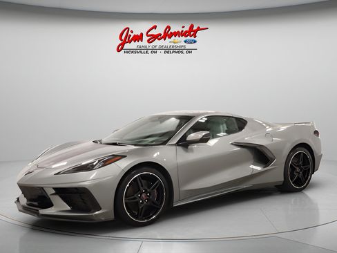 Used 2024 Chevrolet Corvette Stingray Preferred Cpe w/ Z51 Performance Package RWD image 2