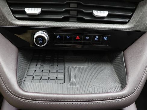 Used 2025 Ford Explorer Platinum w/ LUX Leather Package AWD/4WD image 26