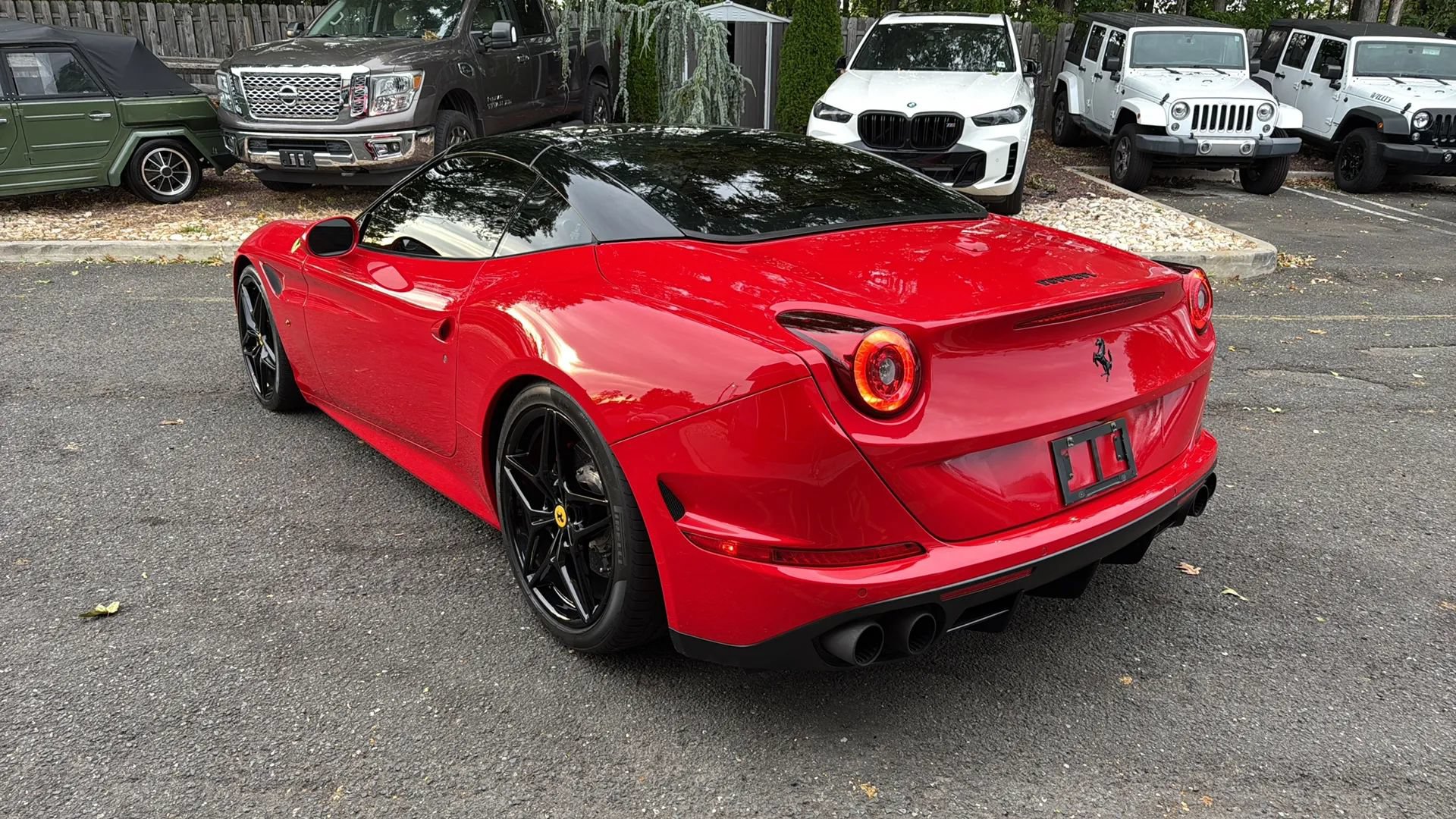 Used 2017 Ferrari California T RWD image 7