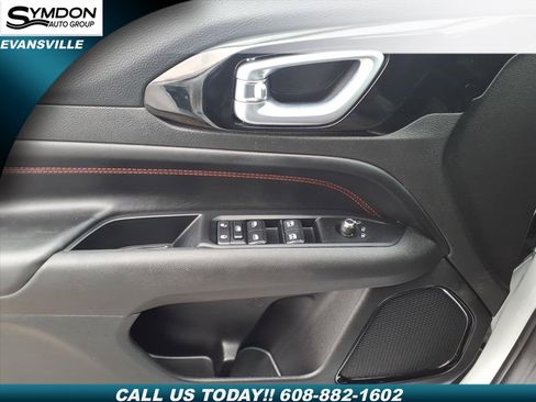 Used 2022 Jeep Compass Trailhawk w/ Trailhawk Convenience Group image 19