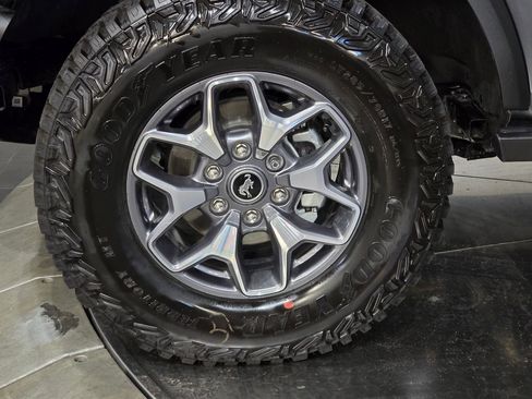 New 2025 Ford Bronco Badlands image 12