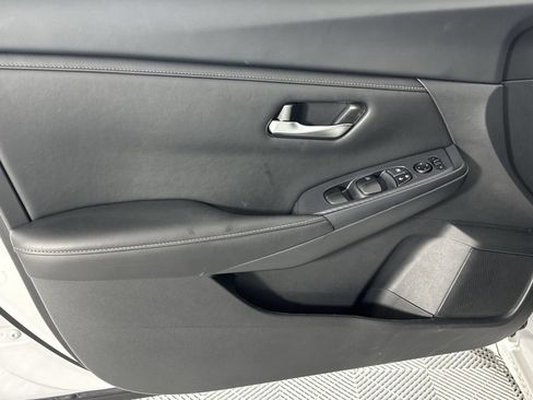 Certified 2024 Nissan Sentra SV FWD image 29