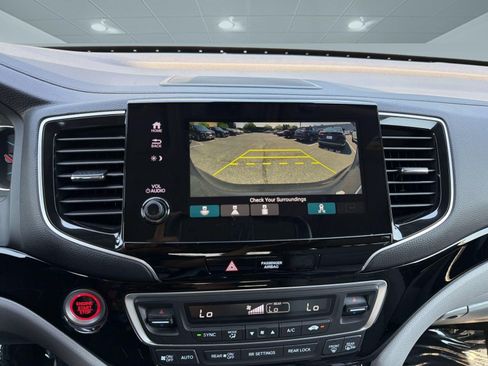 Used 2020 Honda Pilot Touring image 18
