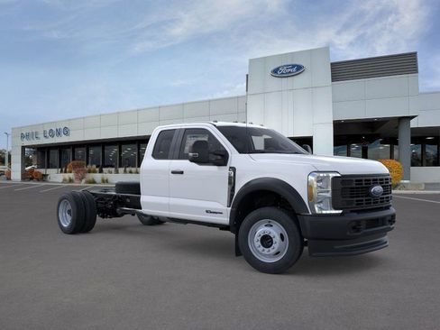 New 2025 Ford F550 4x4 SuperCab Super Duty image 7
