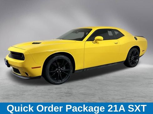 Used 2018 Dodge Challenger SXT w/ Blacktop Package image 5