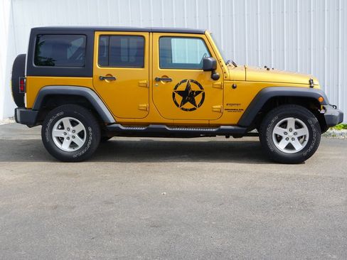 Used 2014 Jeep Wrangler Unlimited Sport w/ Quick Order Package 24S AWD/4WD image 2
