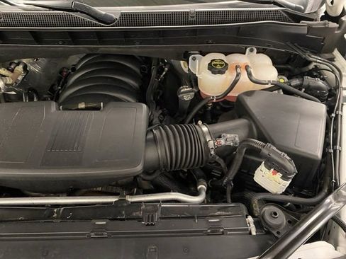 Used 2025 Chevrolet Suburban High Country AWD/4WD image 30