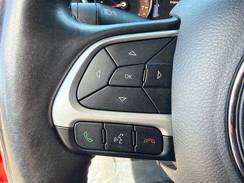 Used 2018 Jeep Compass Latitude w/ Popular Equipment Group FWD image 34