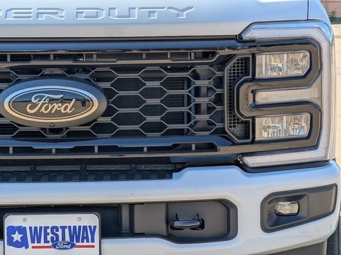 New 2026 Ford F250 Lariat w/ Black Appearance Package image 38
