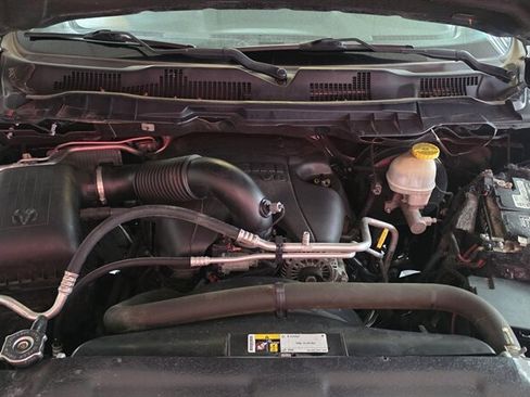 Used 2017 RAM 1500 Classic SLT AWD/4WD image 27